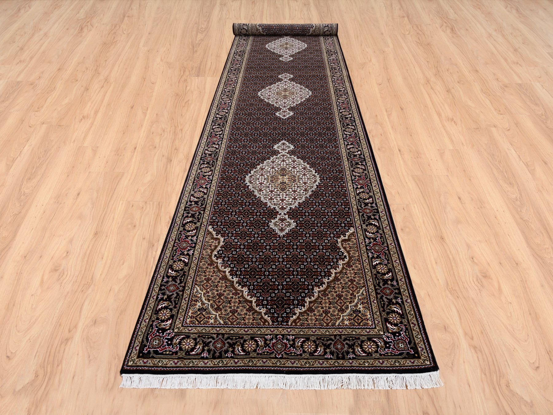Traditional Rugs LUV569628